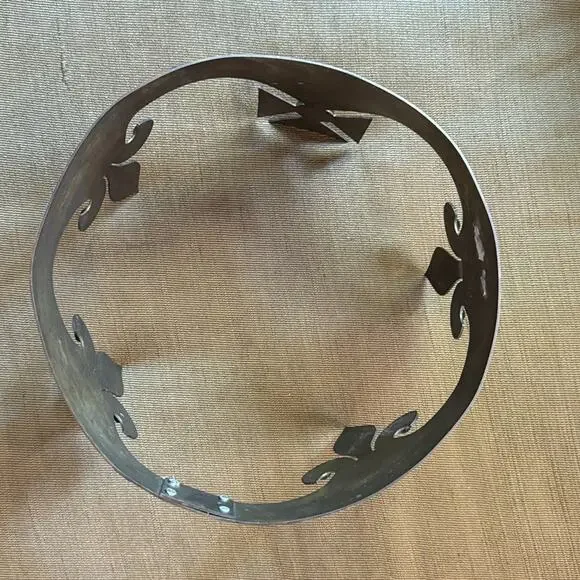 Metal jeweled prop crown - Picture 5 of 6